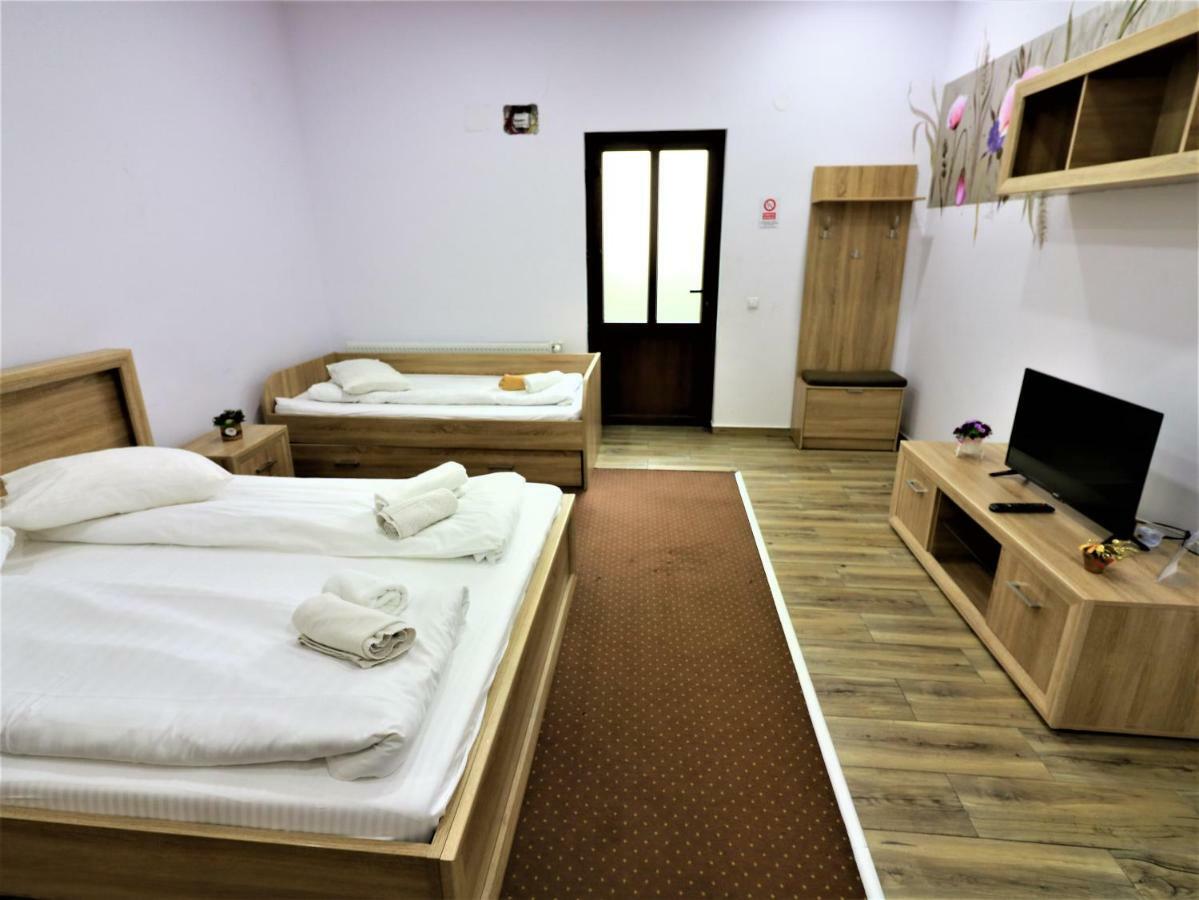 Flowers House Sibiu Luaran gambar