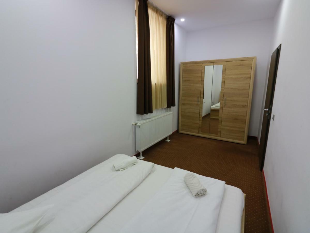Flowers House Sibiu Luaran gambar