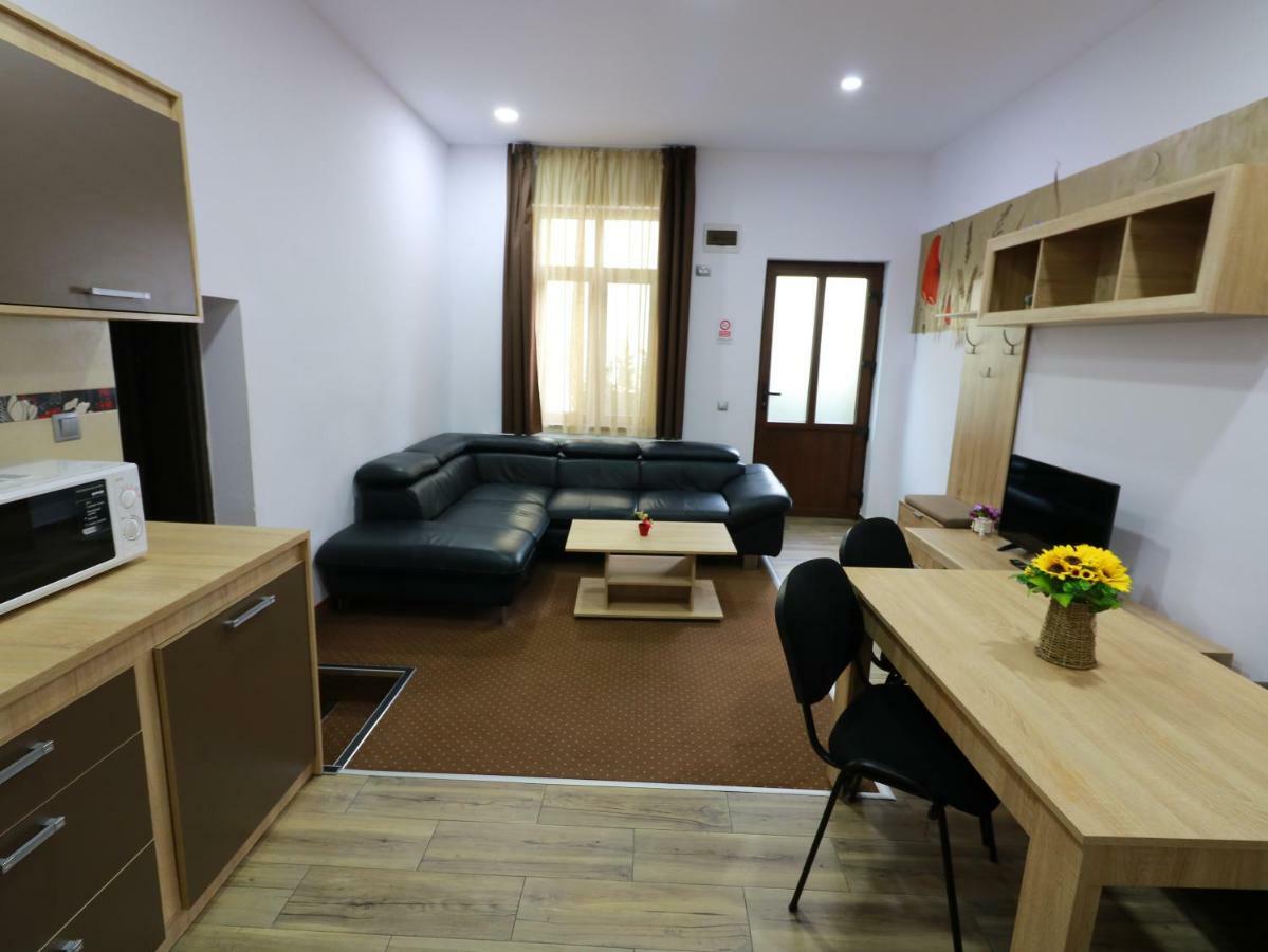 Flowers House Sibiu Luaran gambar